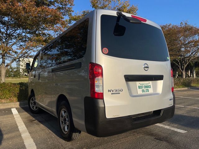 Nissan NV350 Caravan 2013-06 19389-2