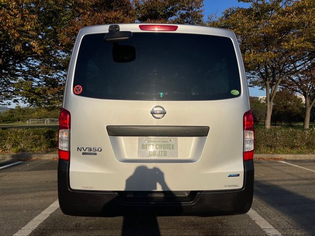 Nissan NV350 Caravan 2013-06 19389-7