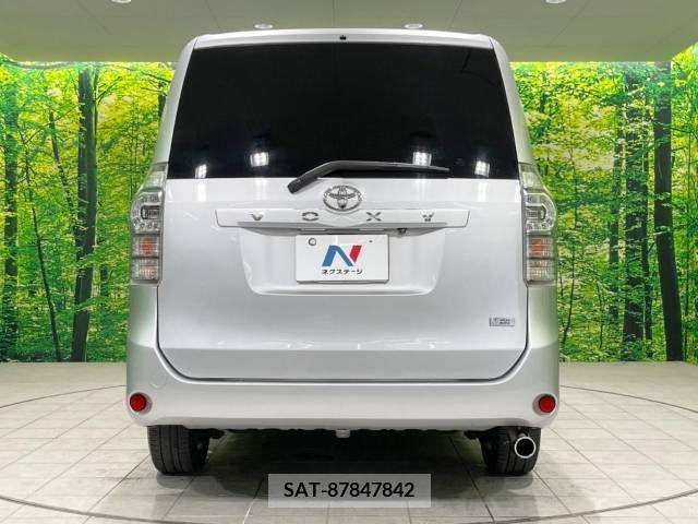 Toyota VOXY 2011-11 321345-16