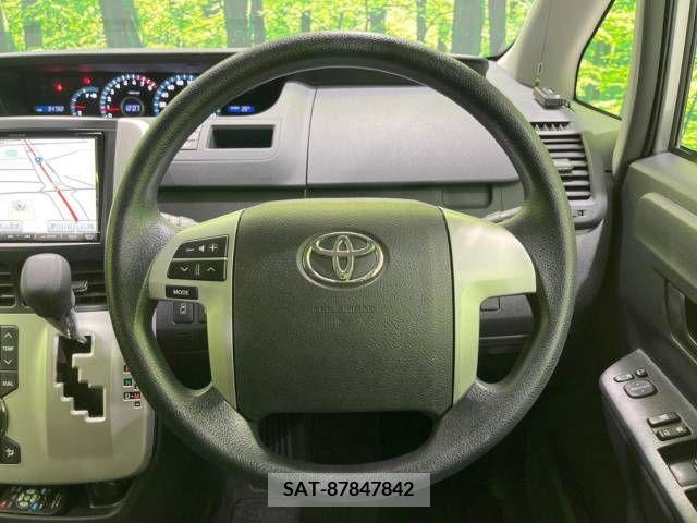 Toyota VOXY 2011-11 321345-12