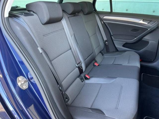 VolksWagen GOLF 2019-02 190876-9