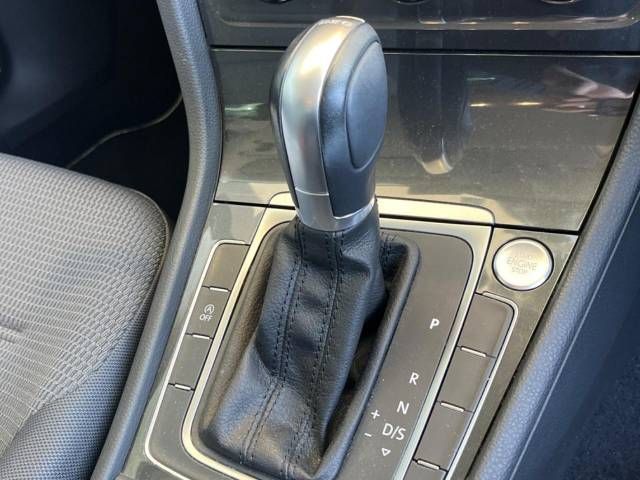 VolksWagen GOLF 2019-02 190876-11