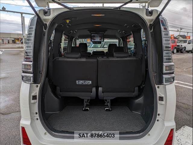 Toyota VOXY 2017-11 235210-10