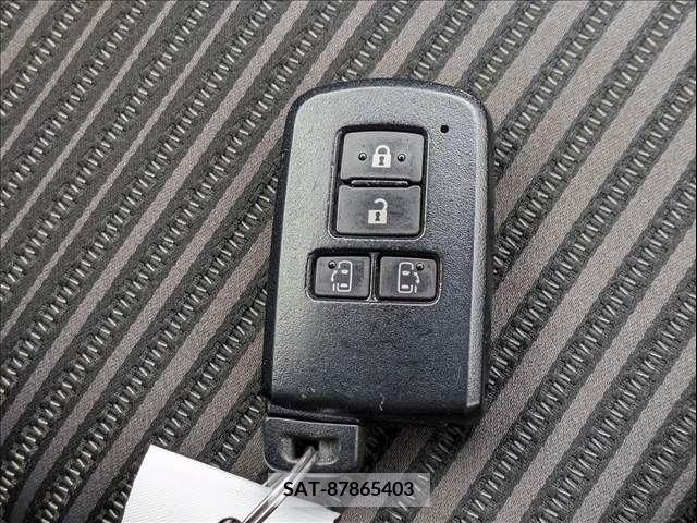 Toyota VOXY 2017-11 235210-15