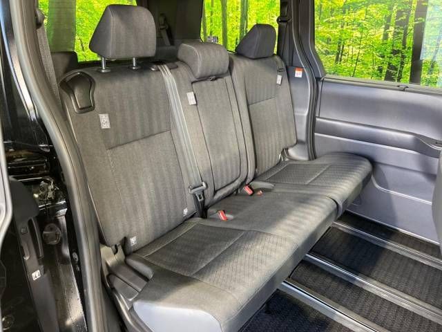 Toyota NOAH 2023-07 28255-9