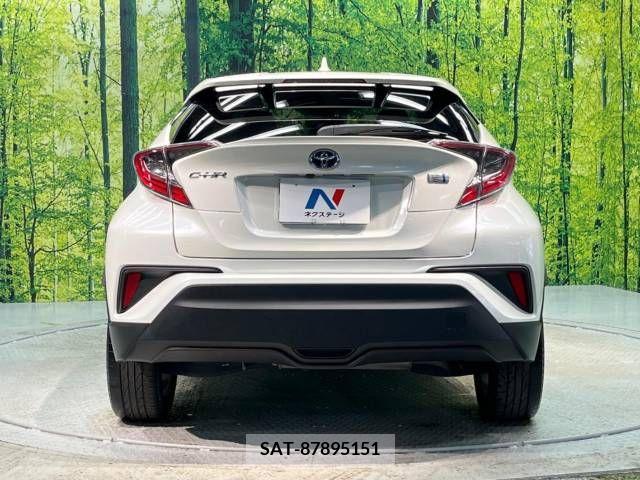 Toyota C-HR 2018-05 336497-15