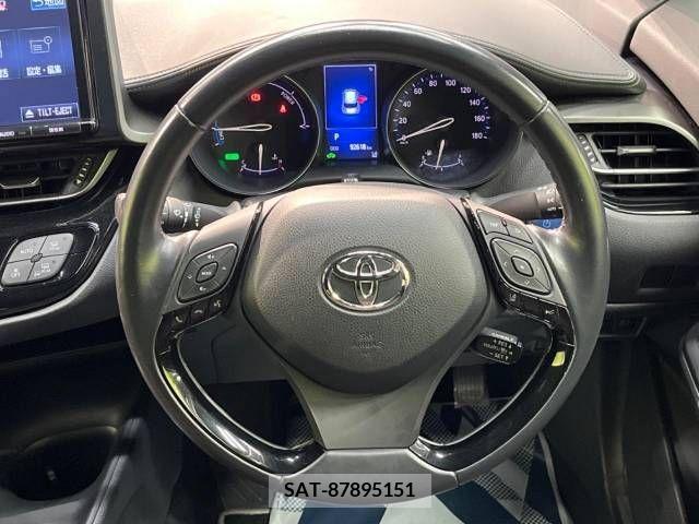 Toyota C-HR 2018-05 336497-11