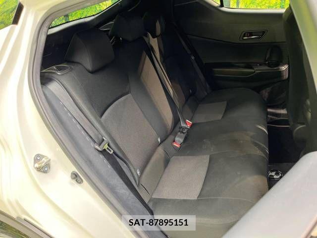 Toyota C-HR 2018-05 336497-9