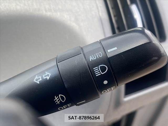 Toyota PRIUS ALPHA 2014-07 282522-26