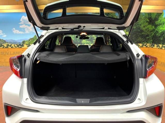 Toyota C-HR 2018-09 27015-10