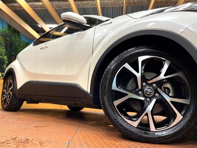 Toyota C-HR 2018-09 27015-13
