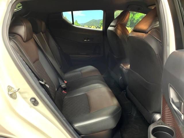 Toyota C-HR 2018-09 27015-9