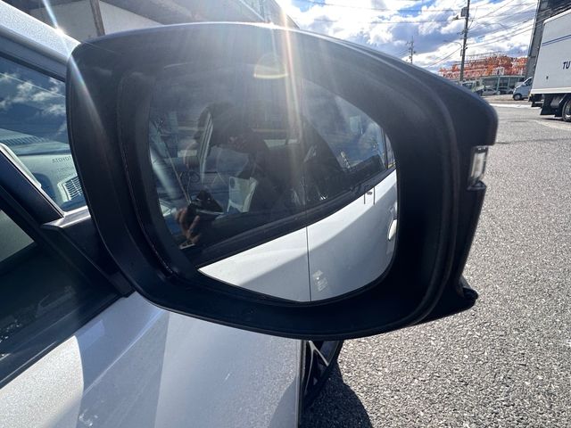 Toyota PRIUS 2023-09 188265-9