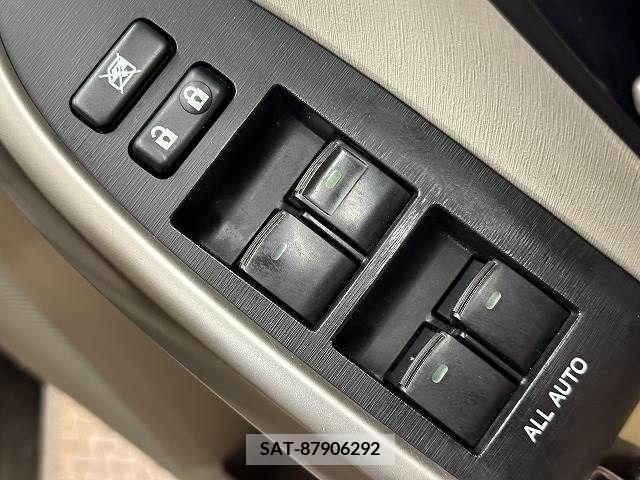 Toyota PRIUS 2012-11 212055-15