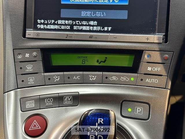Toyota PRIUS 2012-11 212055-11