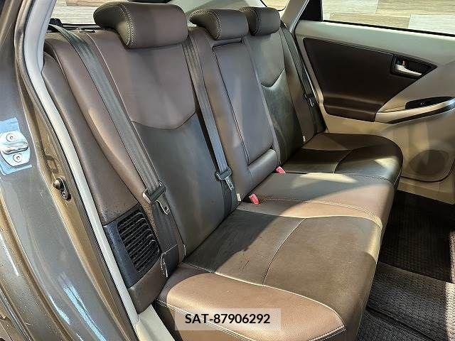 Toyota PRIUS 2012-11 212055-8
