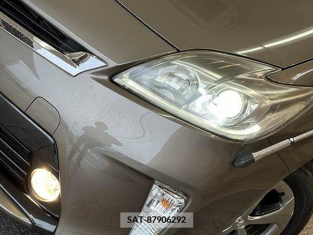 Toyota PRIUS 2012-11 212055-9