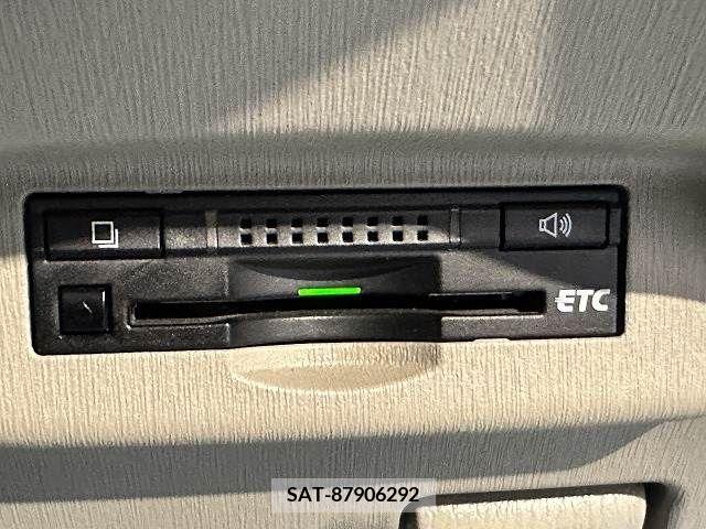 Toyota PRIUS 2012-11 212055-6