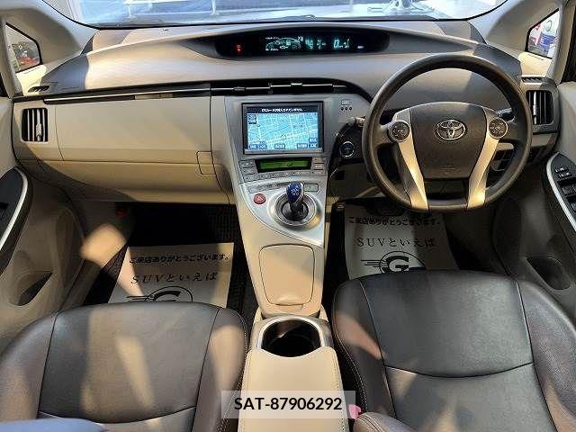 Toyota PRIUS 2012-11 212055-1