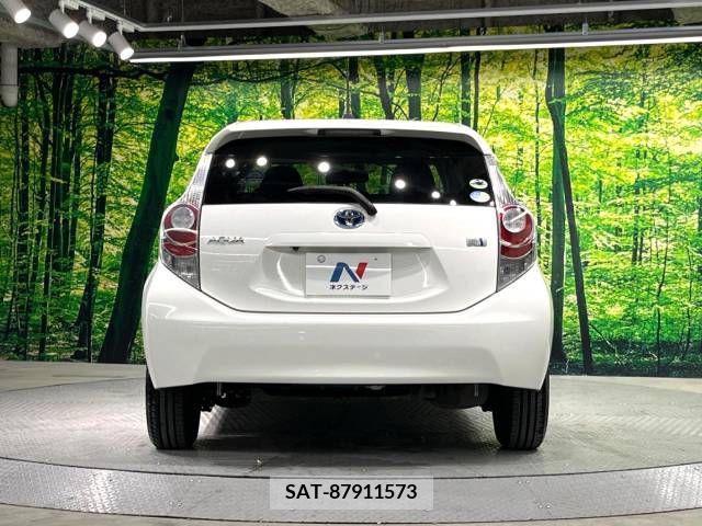 Toyota AQUA 2012-06 313927-15