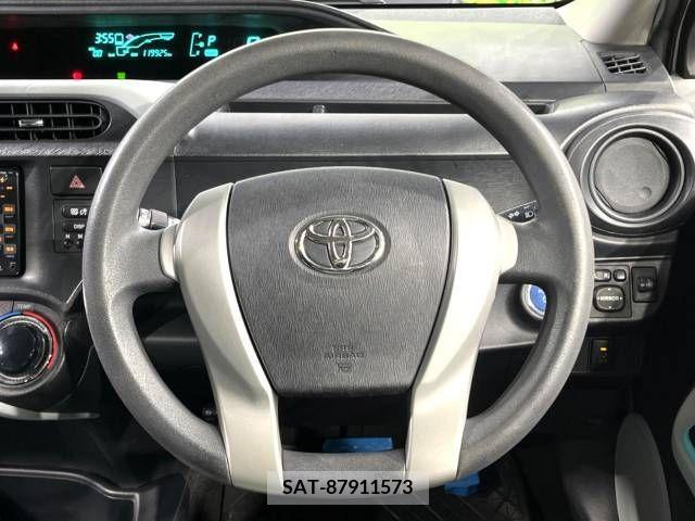 Toyota AQUA 2012-06 313927-11