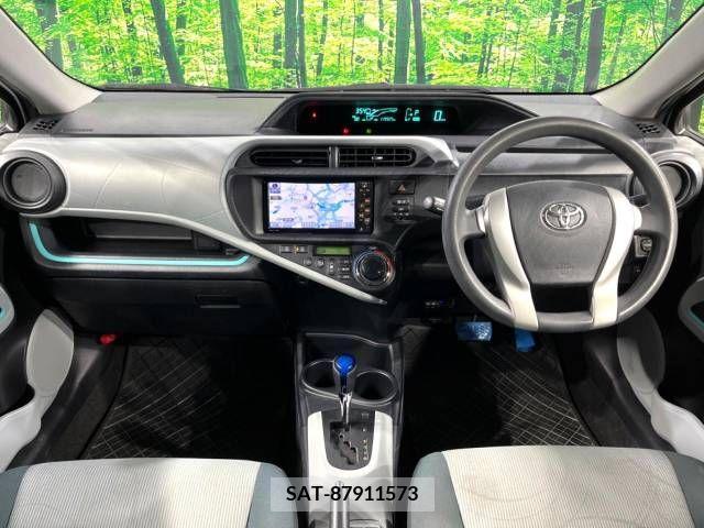 Toyota AQUA 2012-06 313927-1