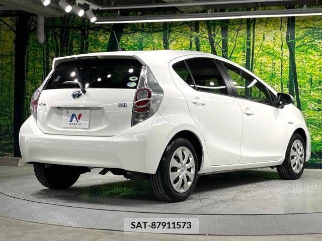 Toyota AQUA 2012-06 313927-17