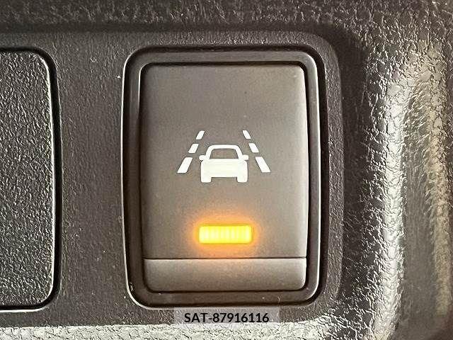 Nissan NOTE 2017-05 223589-9