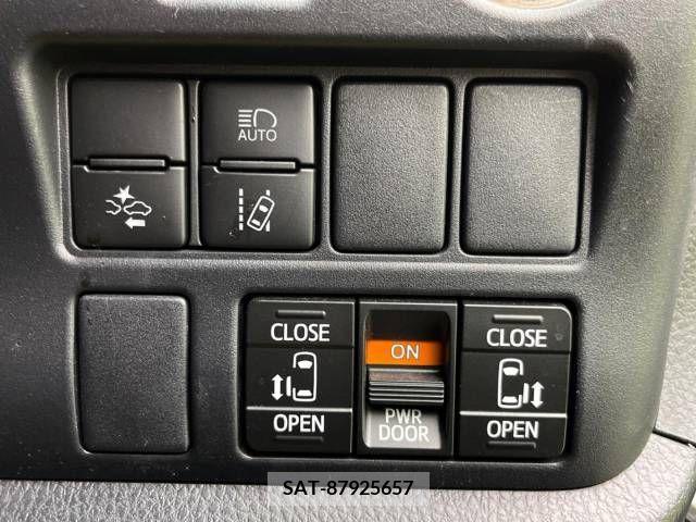 Toyota VOXY 2019-01 210766-4