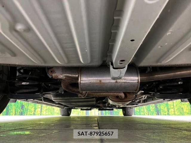 Toyota VOXY 2019-01 210766-19