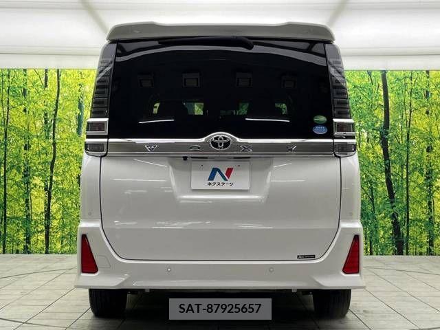 Toyota VOXY 2019-01 210766-15
