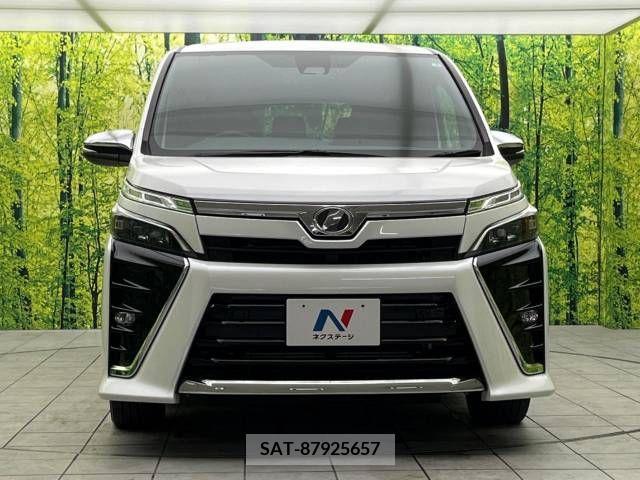 Toyota VOXY 2019-01 210766-14
