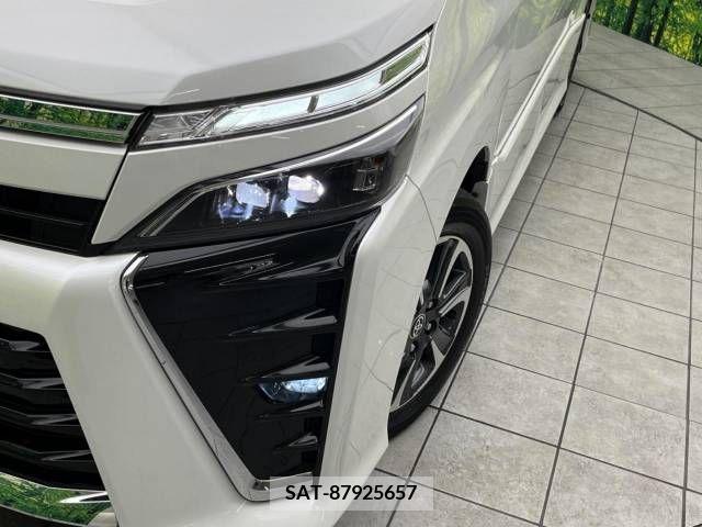 Toyota VOXY 2019-01 210766-12
