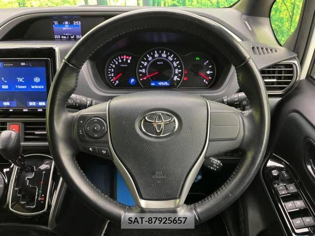 Toyota VOXY 2019-01 210766-11