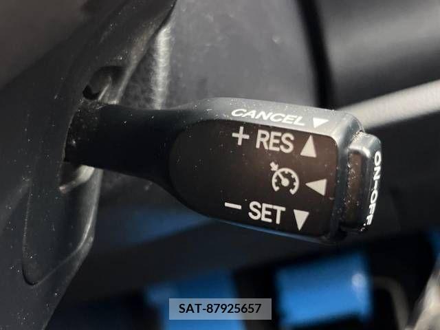 Toyota VOXY 2019-01 210766-6