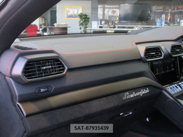 Lamborghini URUS 2024-01 245910-20