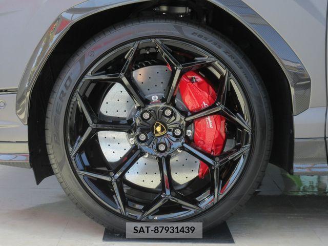 Lamborghini URUS 2024-01 245910-5