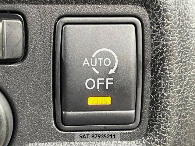 Nissan NOTE 2013-08 327670-4