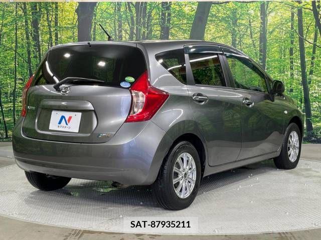 Nissan NOTE 2013-08 327670-17