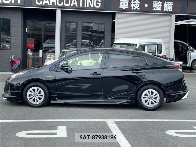 Toyota PRIUS 2017-08 282133-7