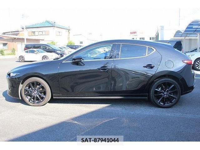 Mazda MAZDA3 2022-11 301046-10