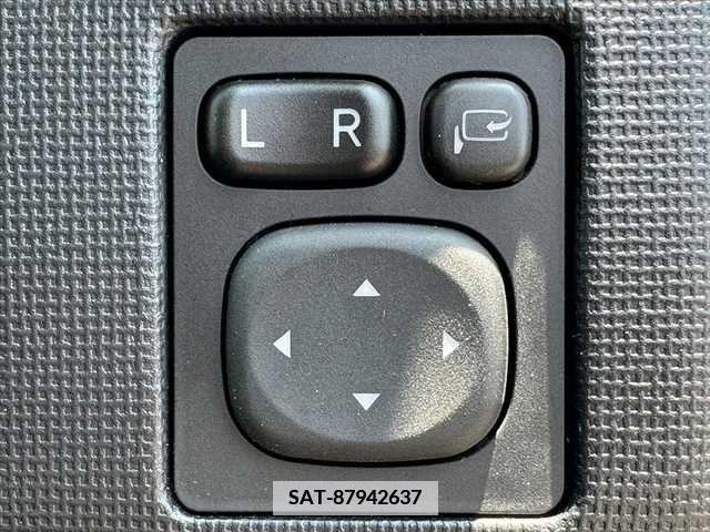 Toyota SPADE 2014-10 346584-26