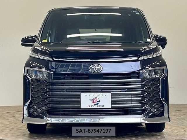 Toyota VOXY 2022-08 313564-11