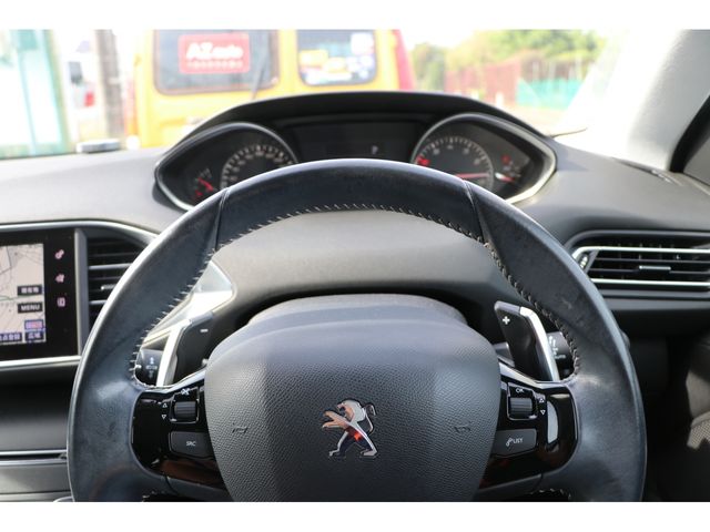 Peugeot 308 2015-03 25225-1