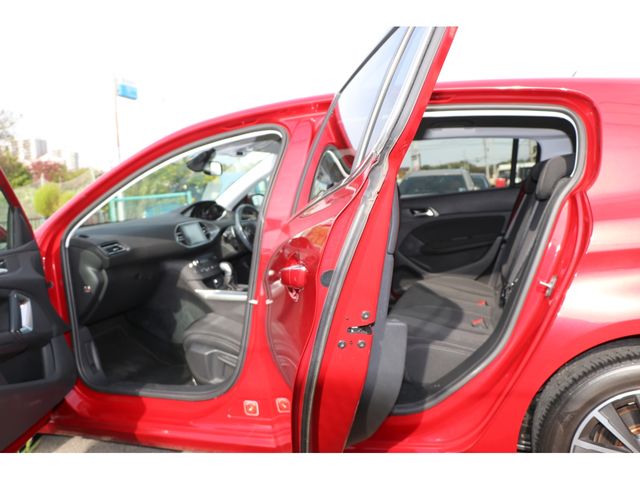 Peugeot 308 2015-03 25225-9