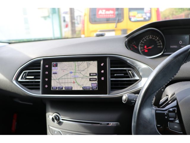 Peugeot 308 2015-03 25225-3