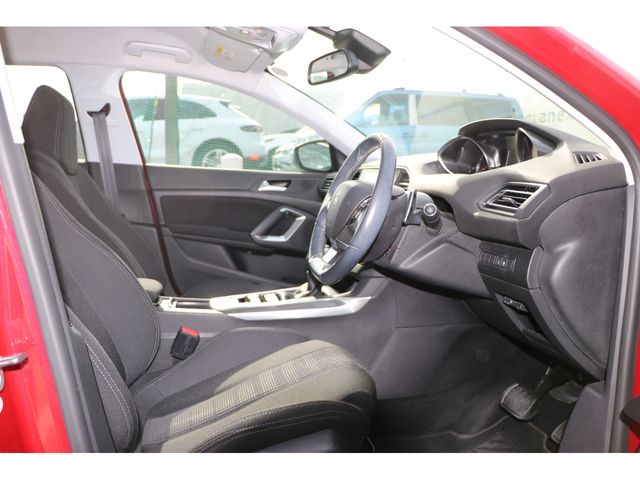 Peugeot 308 2015-03 25225-12