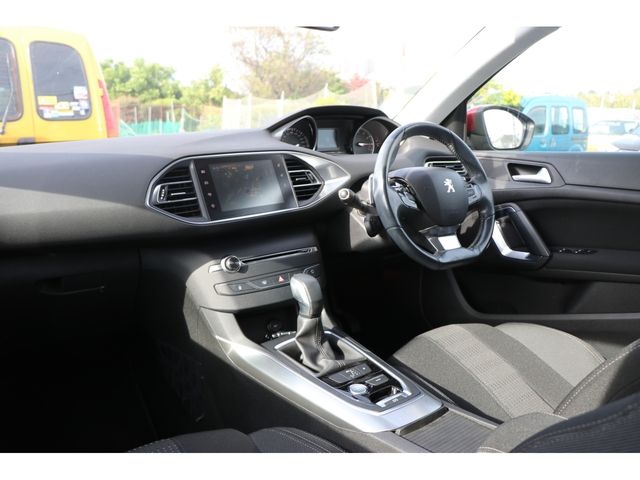 Peugeot 308 2015-03 25225-6