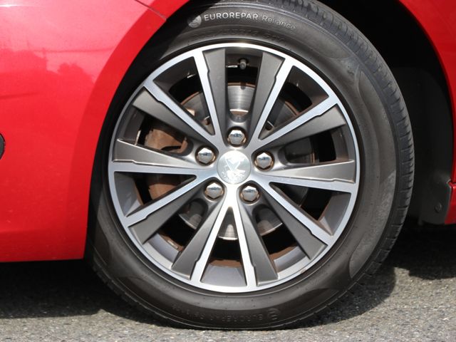 Peugeot 308 2015-03 25225-15