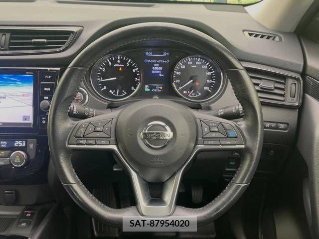 Nissan X-TRAIL 2017-05 330431-11